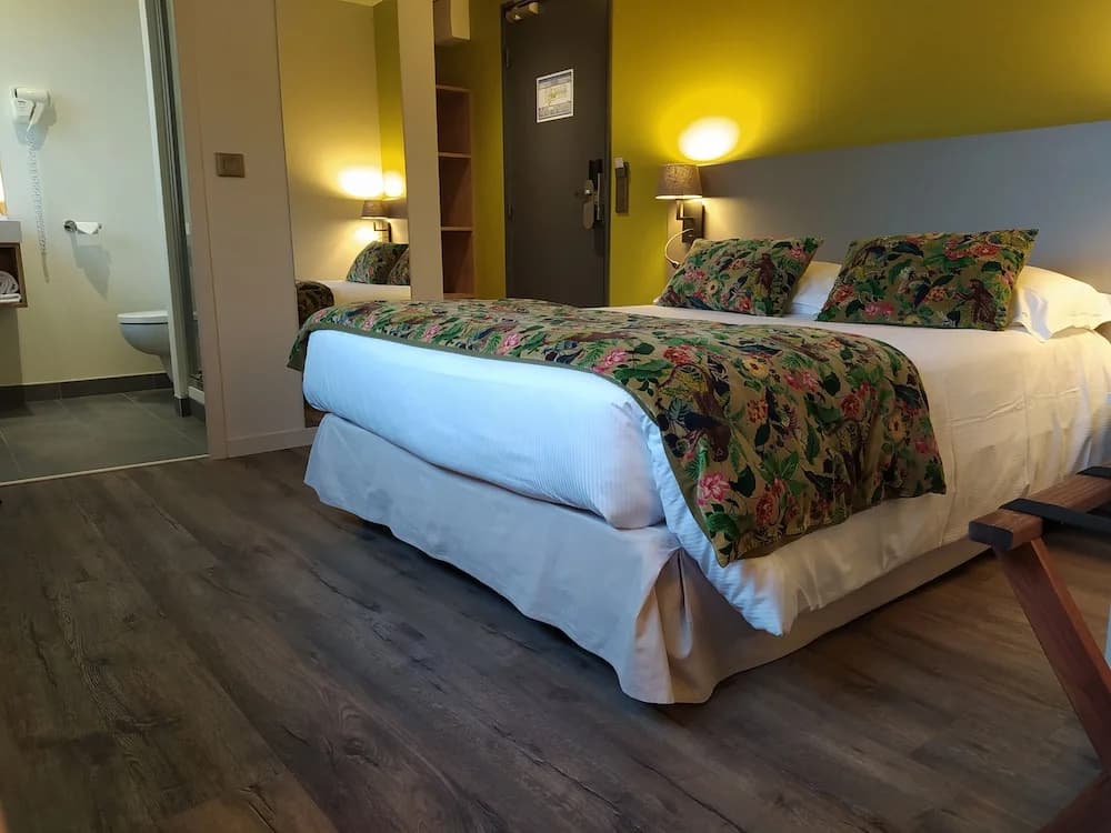 Hôtel Le Corbusson Laval Ouest - Photo 2