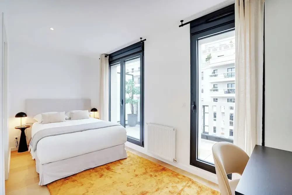 Duplex With Terrace in Levallois - Photo 2
