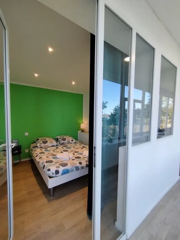 Superb Villa With sea View Near the Beach - Miniature 7