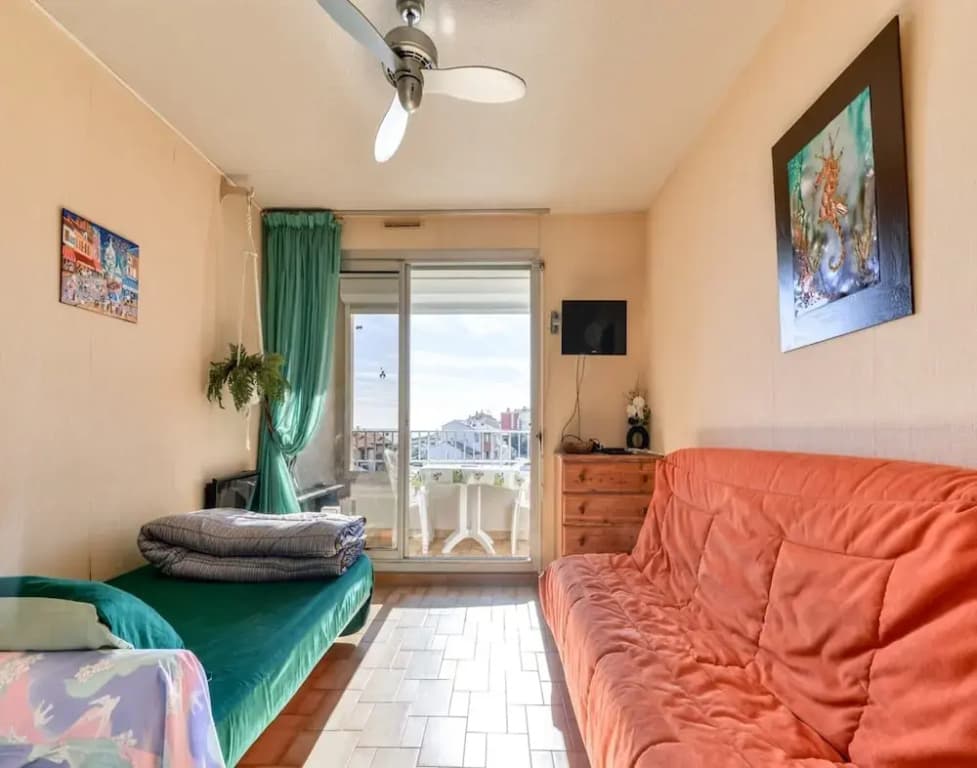 Sunny Apartment by the Sea - Photo 2