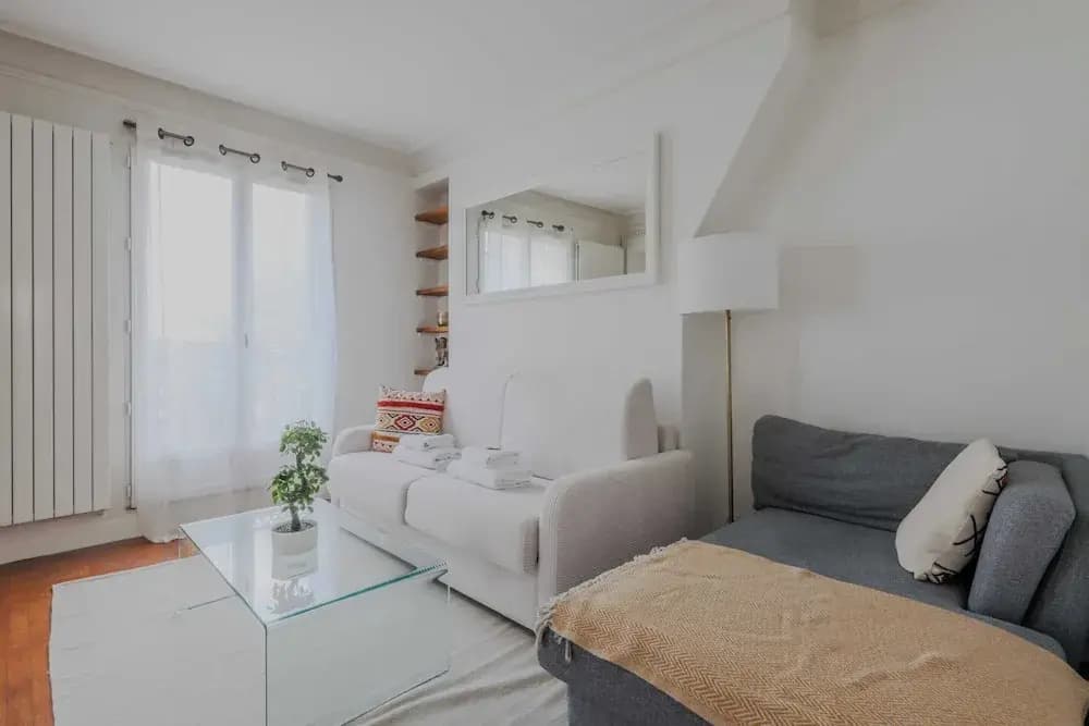 Apartment in Montmartre With 1 Room - Miniature 6