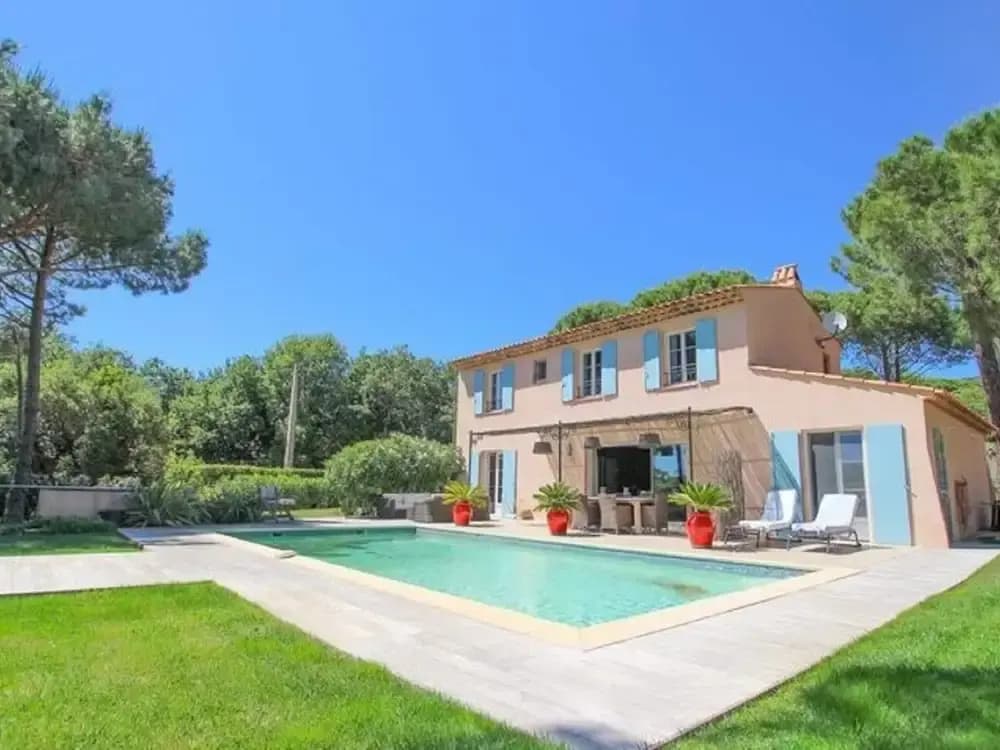Spacious Holiday Home in Grimaud With Large Garden - Photo 1