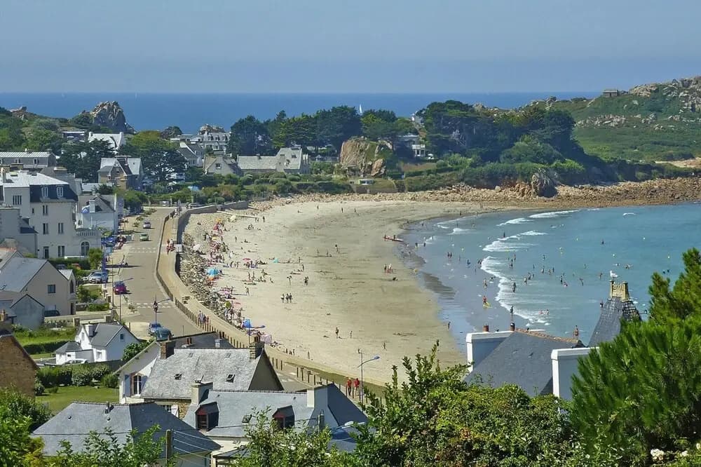 Stone House in Brittany With Sea Views - Miniature 4