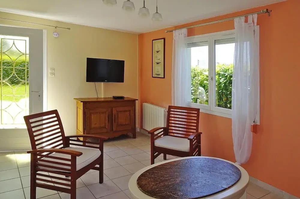 Nice Holiday Home Near the Beach, Hillion - Miniature 3