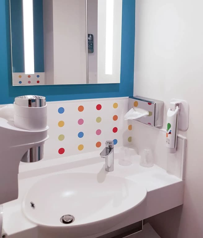 ibis Styles Fréjus Saint-Raphaël - Miniature 8