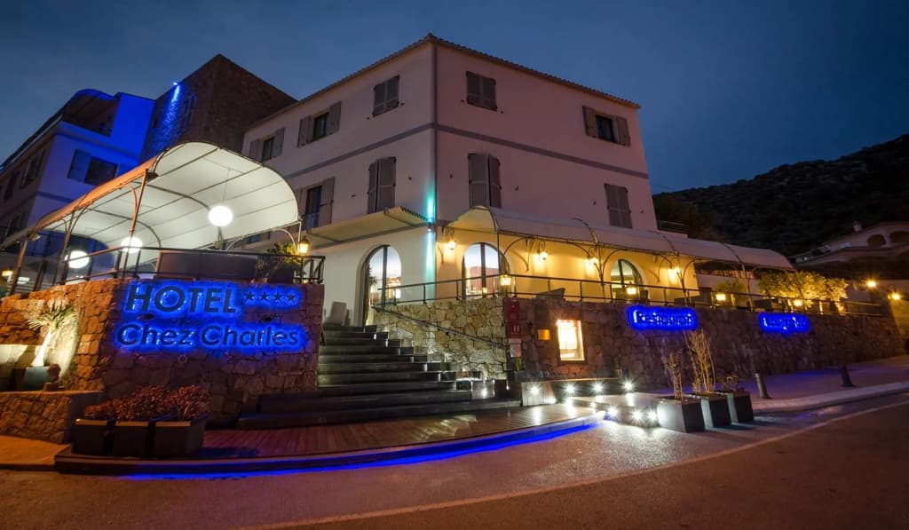 Hotel Chez Charles - Photo 1