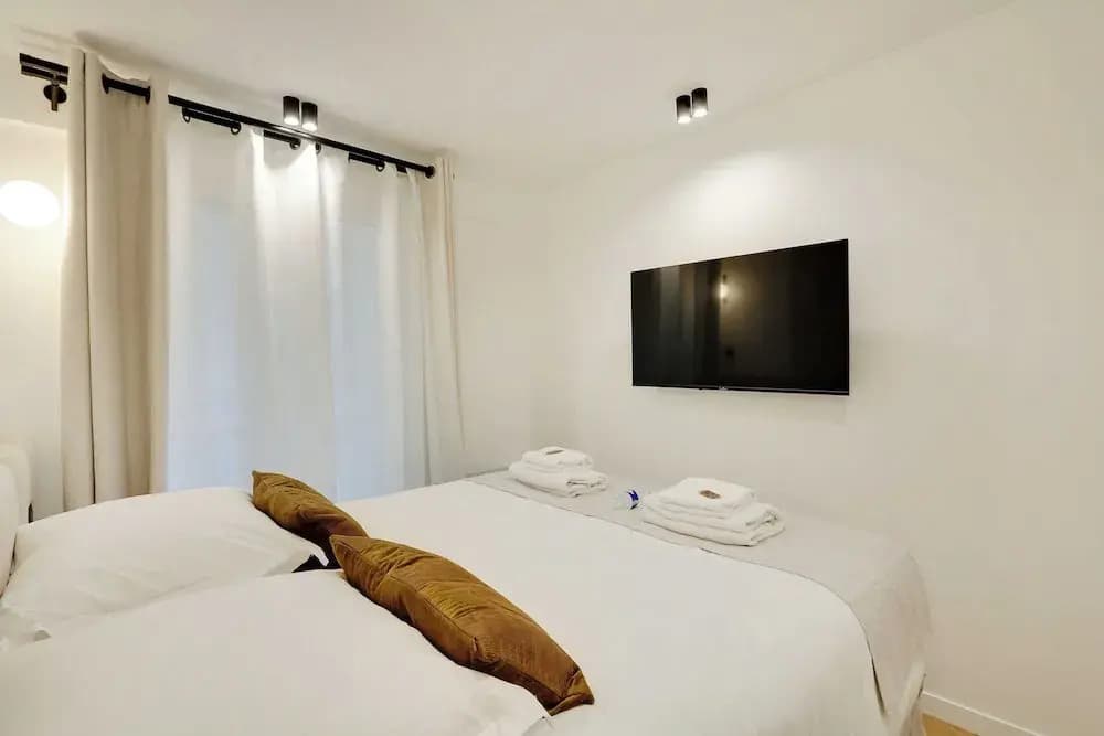 Stunning Apartment -2br/6p- Grand Rex - Photo 3