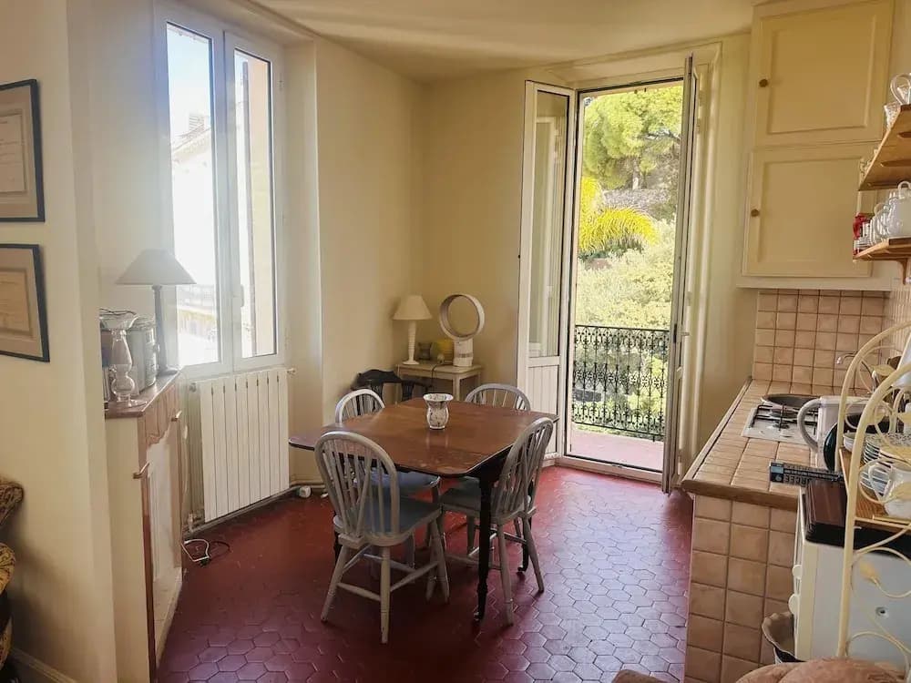 Charming 2 Bed Apartment With Balcony Located in Cannes Old Town Easy Walk to the Palais and Beaches - 120 - Miniature 7