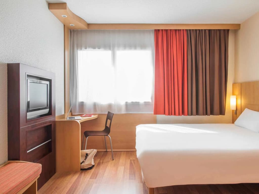 ibis Cholet - Photo 3