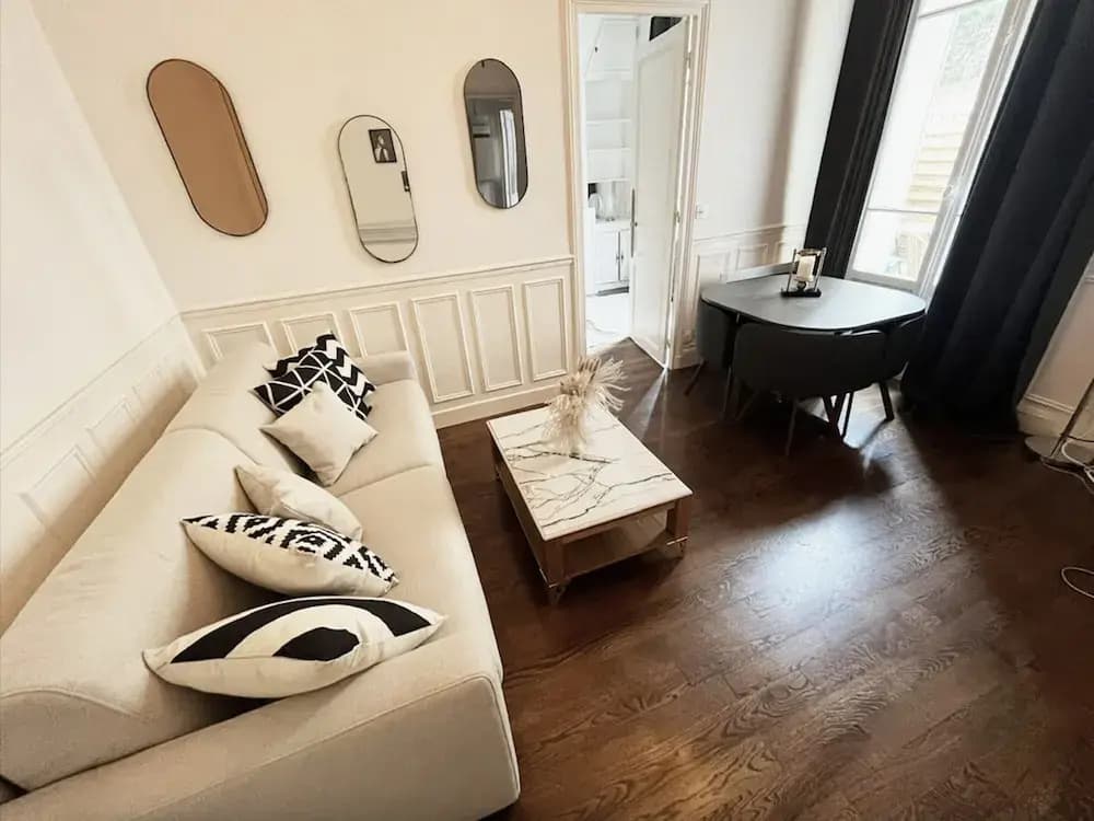 Superb Eiffel Tower Terrace Apartment - Miniature 6