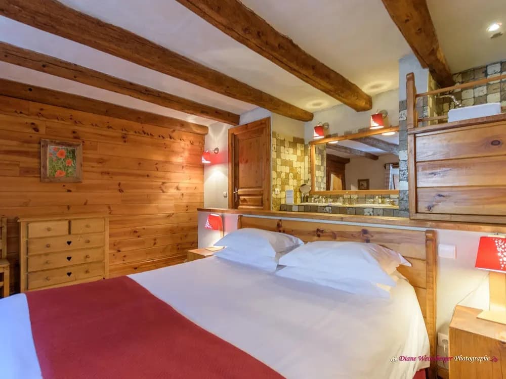 Ferme de Soulan, charming mouflon gîte with jacuzzi. (83793006) - Miniature 4
