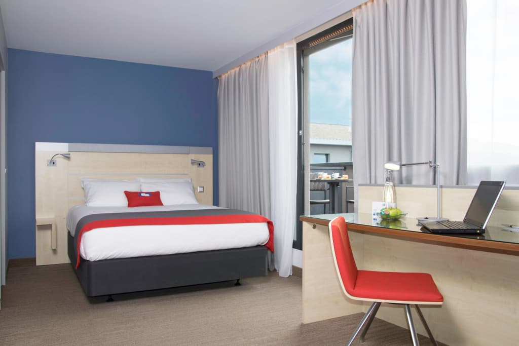 Holiday Inn Express Toulouse Airport by IHG - Photo 1