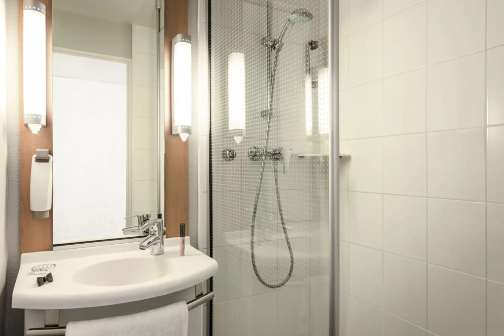 ibis Versailles Château - Miniature 7