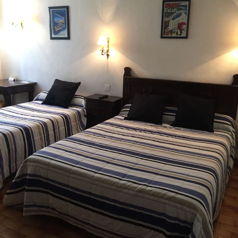 Hotel Central - Photo 4