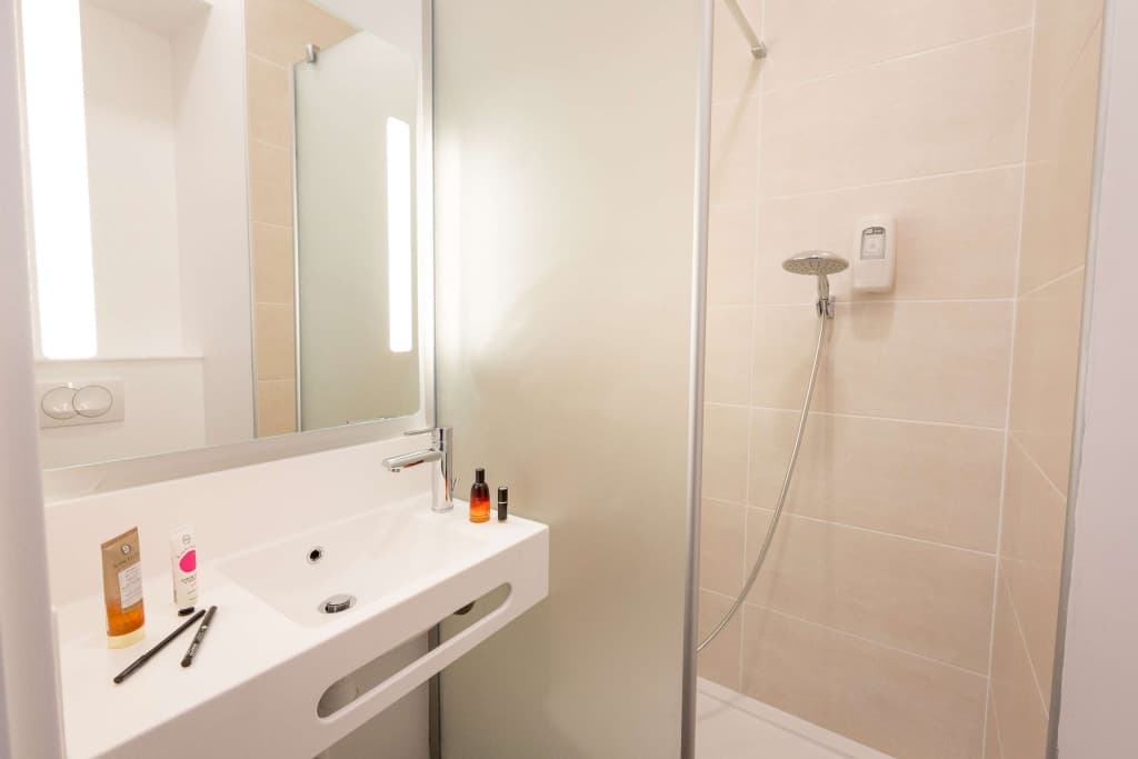 B&B HOTEL SAINTE MAXIME Golfe de St Tropez (4628) - Miniature 8