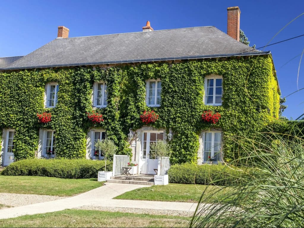 Le Fleuray Hotel & Restaurant - Photo 1