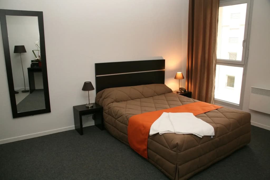 Nemea Appart Hotel Home Suite Nancy Centre - Photo 2