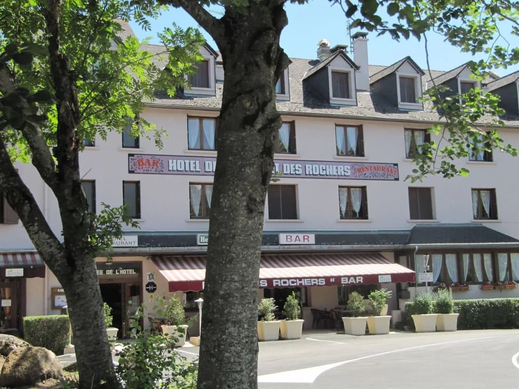 Hôtel des Rochers - Photo 1