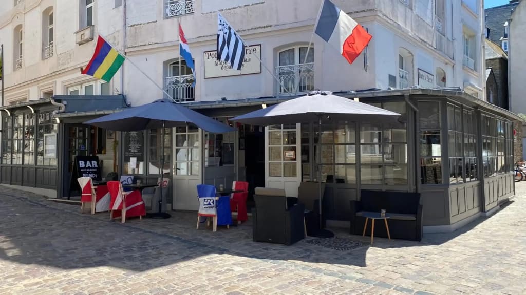 Hotel De La Porte Saint Pierre - Photo 1