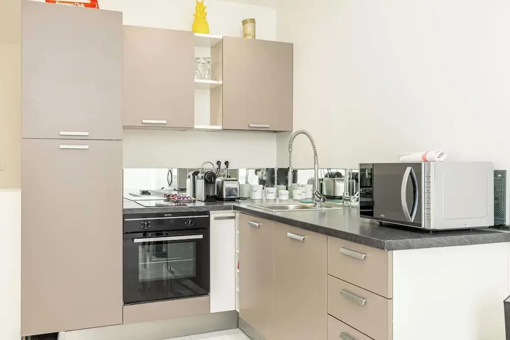 Beautiful Two Bedroom Apartment Near Croisette - Miniature 7