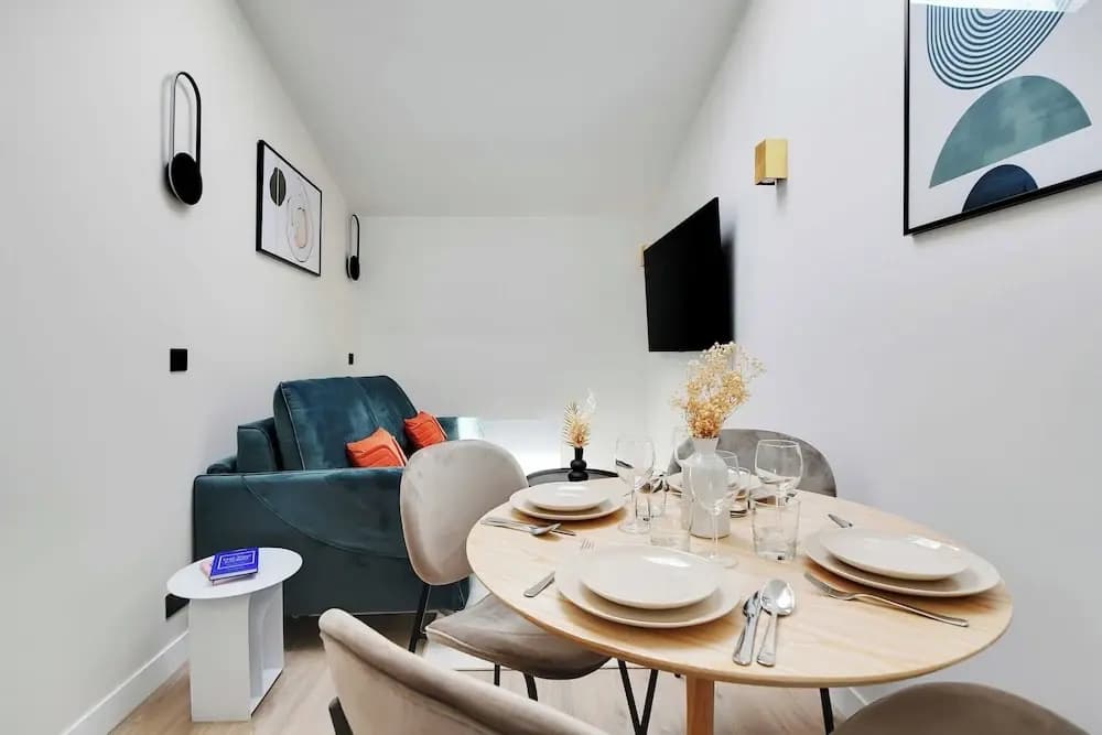 Splendid Apartment for 4 People - Miniature 8