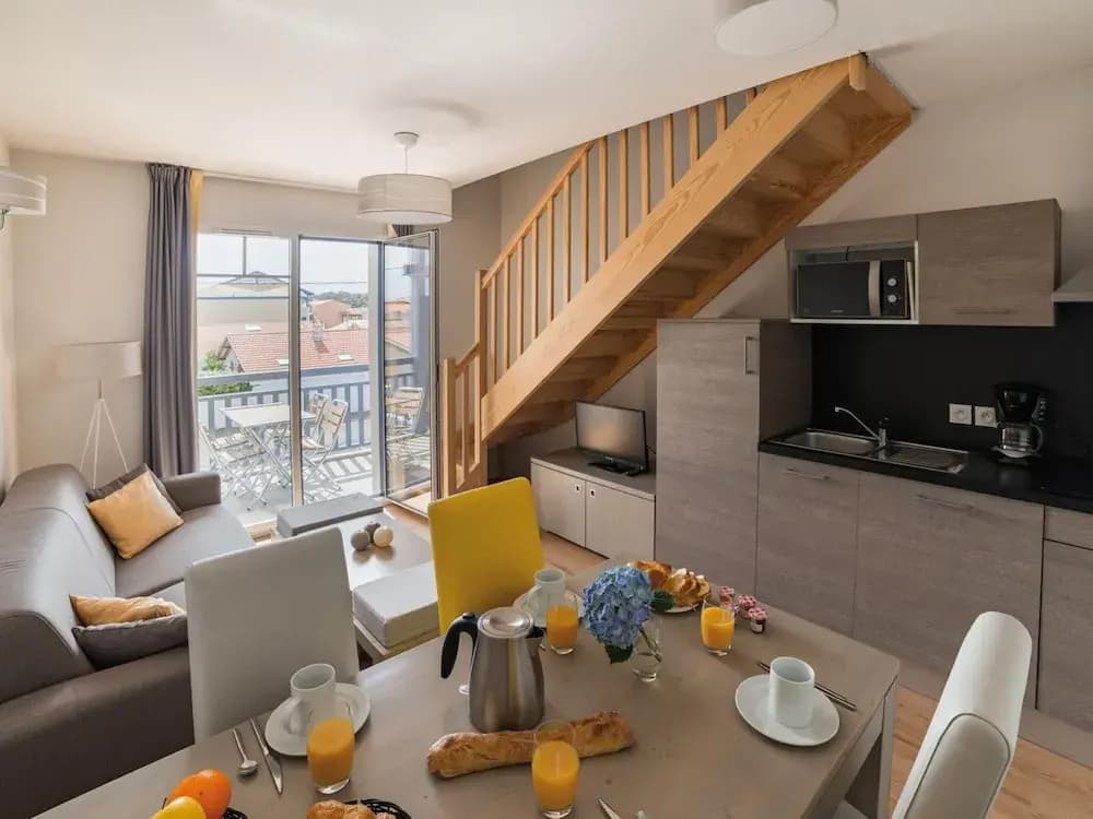 Apartment in Biscarosse Near Sandy Beach - Photo 5