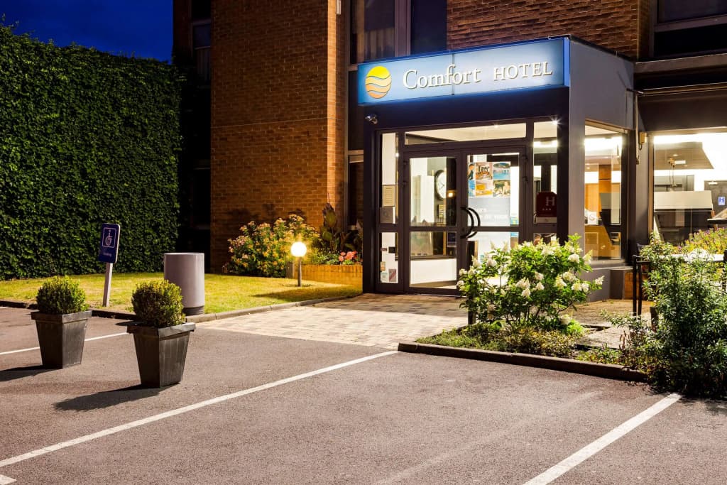 Comfort Hotel Lille L'Union - Photo 1