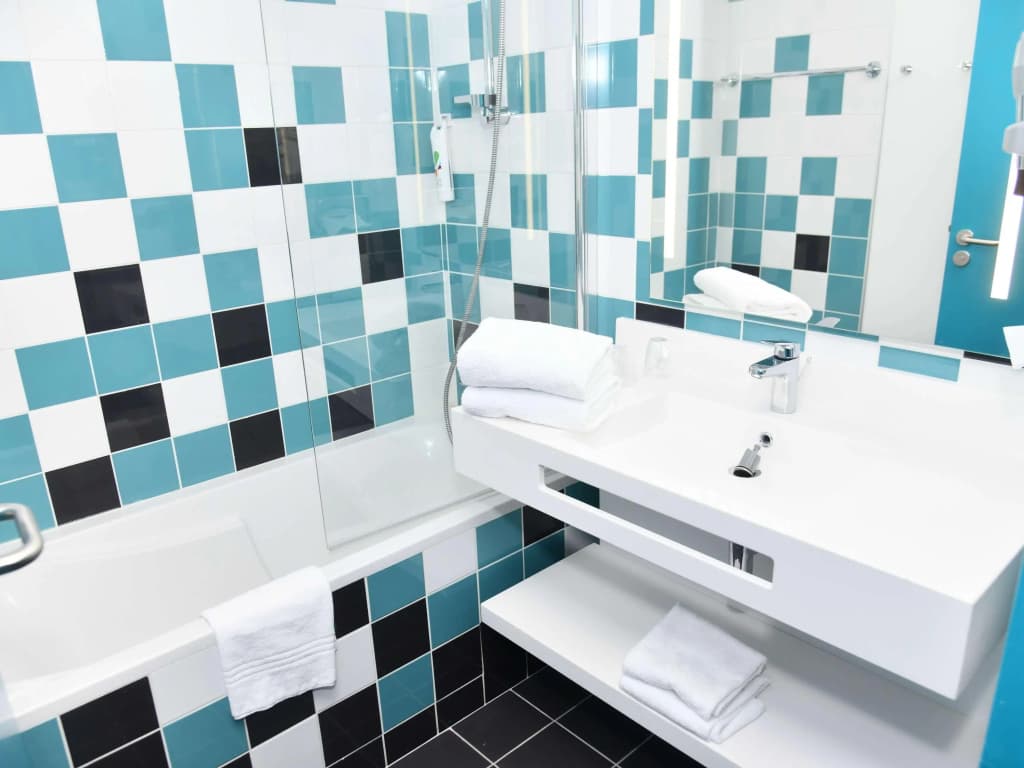 ibis Styles Avignon Sud - Miniature 8