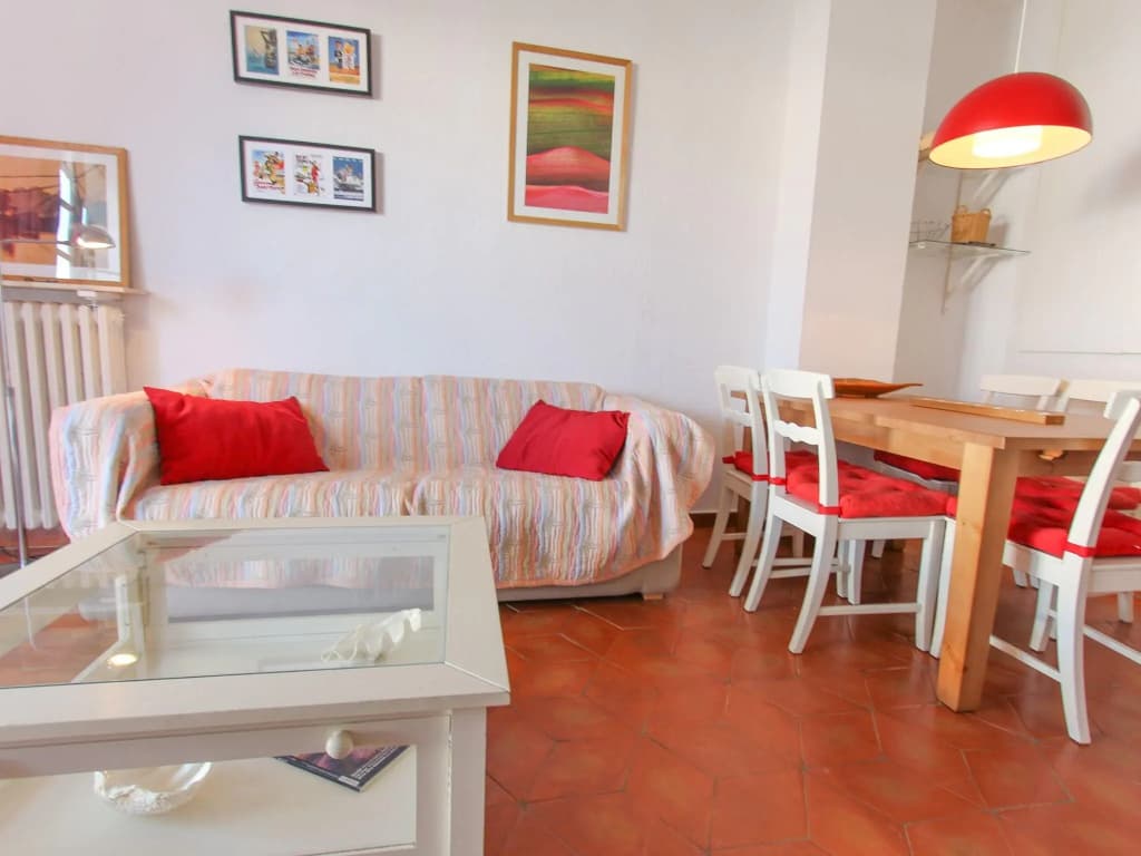 Pleasant Holiday Home in Port Grimaud With Garden - Photo 2