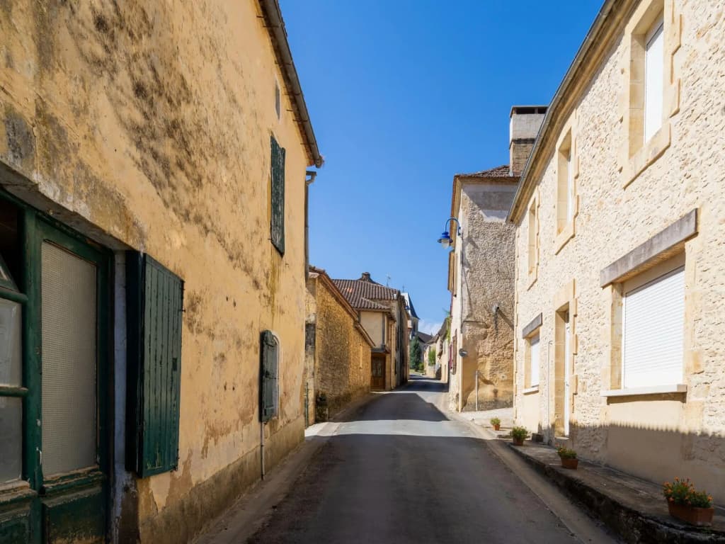 Stone holiday home in Saint Cernin de l Herm with pool - Miniature 7