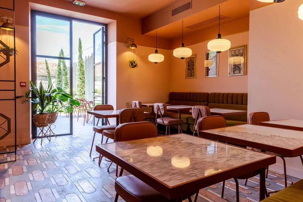 Le Petit Hotel - Miniature 7