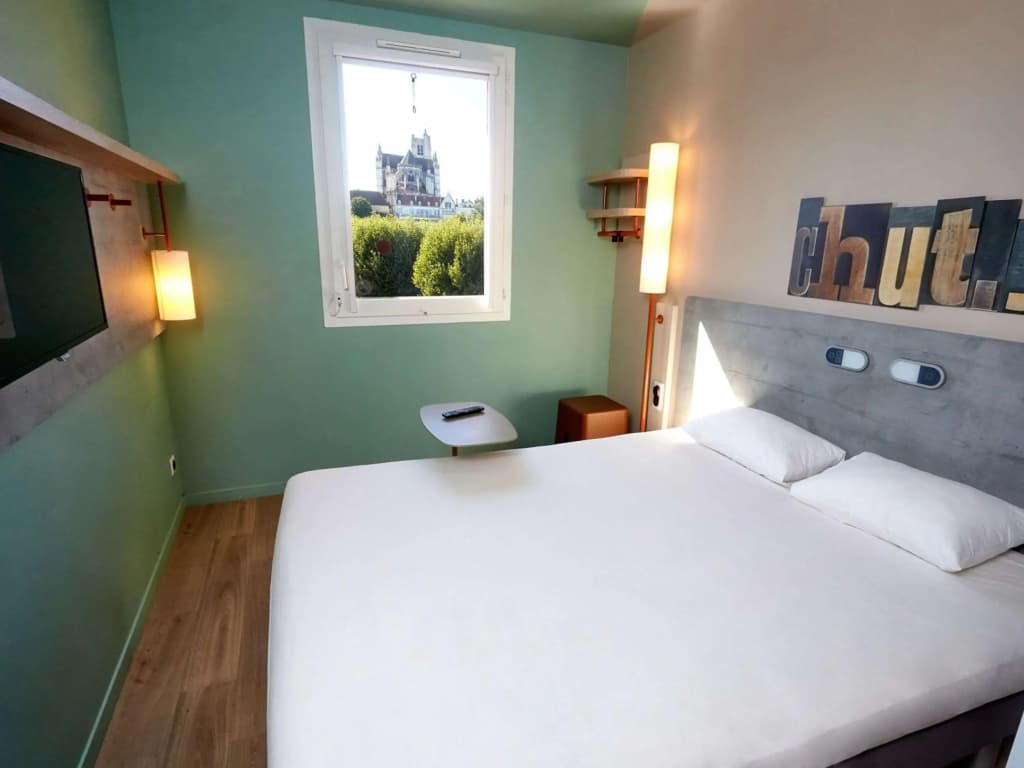Ibis Budget Auxerre Centre - Miniature 8