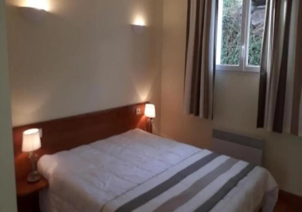 LOGEMENT T2 PMR piscine Privée 400m de la Plage - Miniature 4