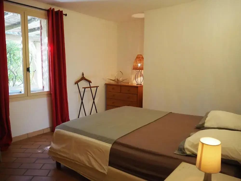 Nice Holiday Home With Private Pool in the Luberon Park, Grambois - Photo 3