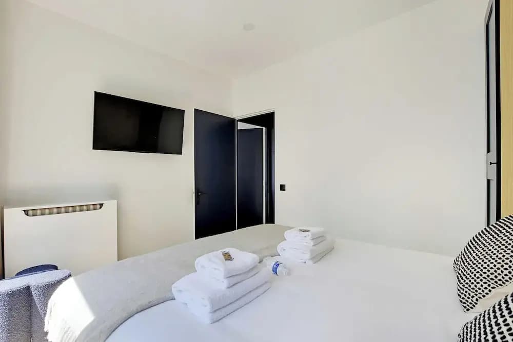 Magnificent 2bd/6p Apartment - Eiffel Tower - Photo 2