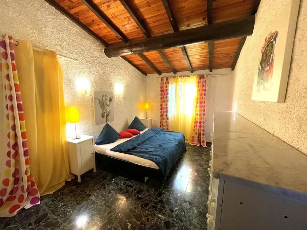 Majestic Villa in Lecci With Garden - Photo 3