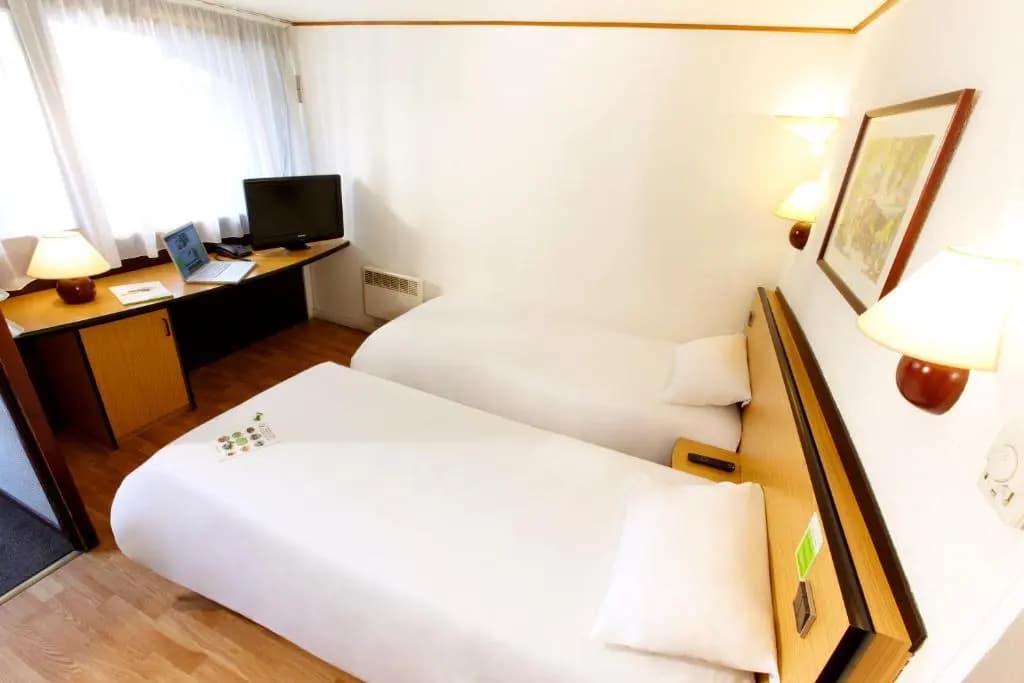 Kyriad Le Blanc Mesnil Hotel - Photo 5