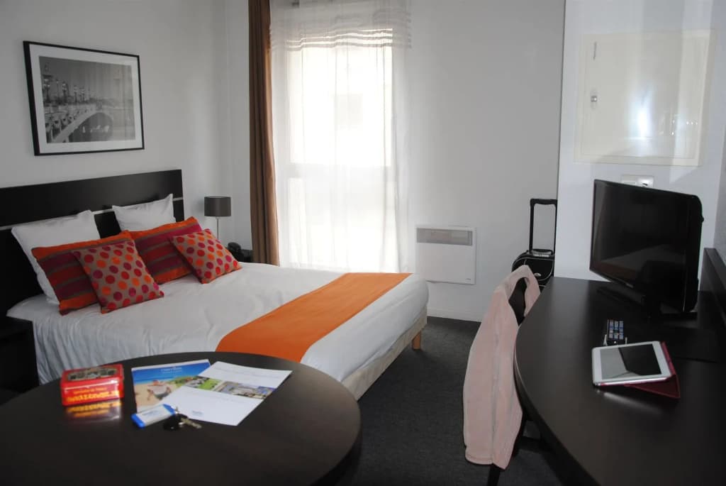 Nemea Appart Hotel Home Suite Nancy Centre - Photo 5