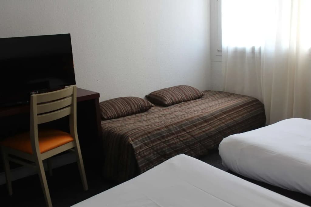 Hotel Kyriad Nemours - Miniature 6