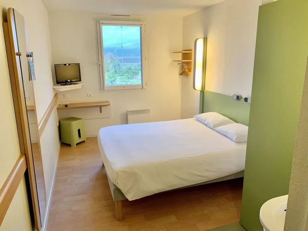 ibis budget Concarneau - Photo 4