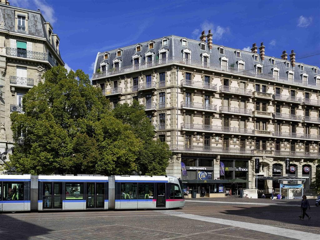 Ibis Grenoble Centre Bastille - Photo 1