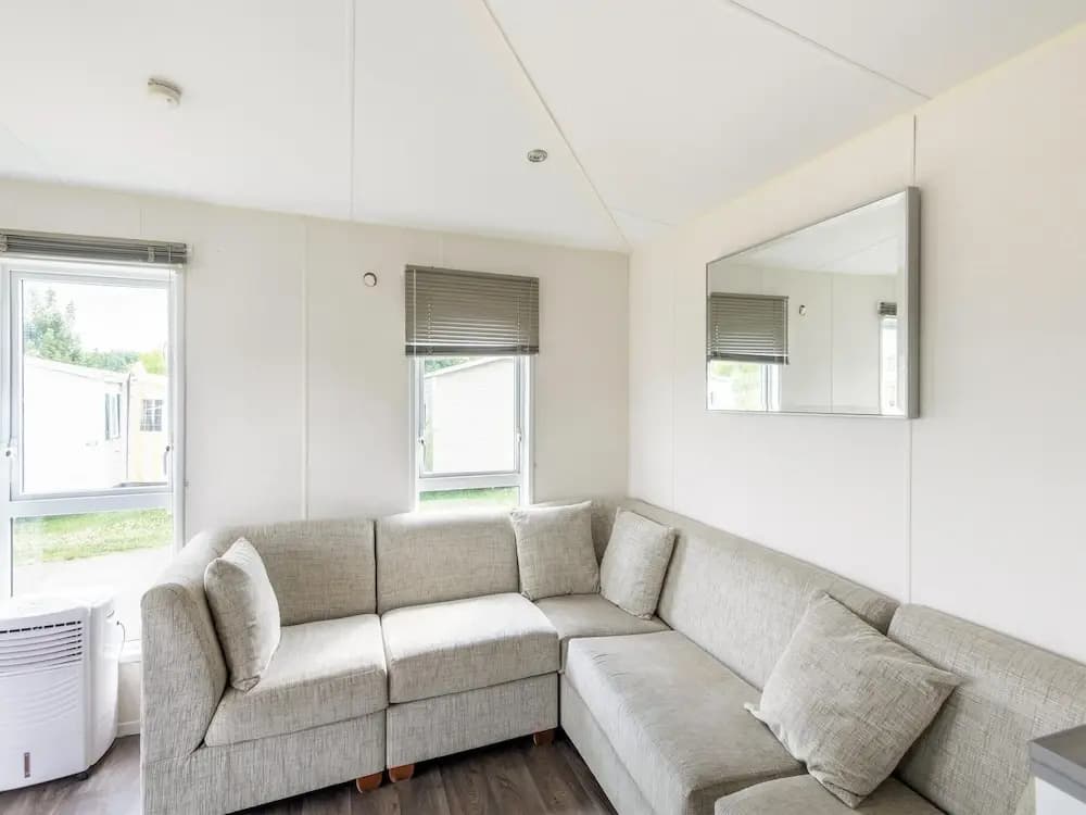 Mobile Home in Veuzain-sur-loire With Garden - Photo 5