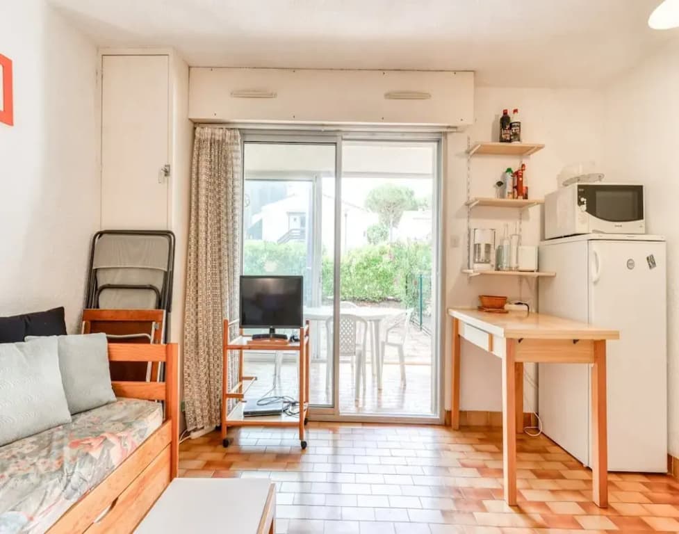 Peaceful Stay Near the Coast - Miniature 6