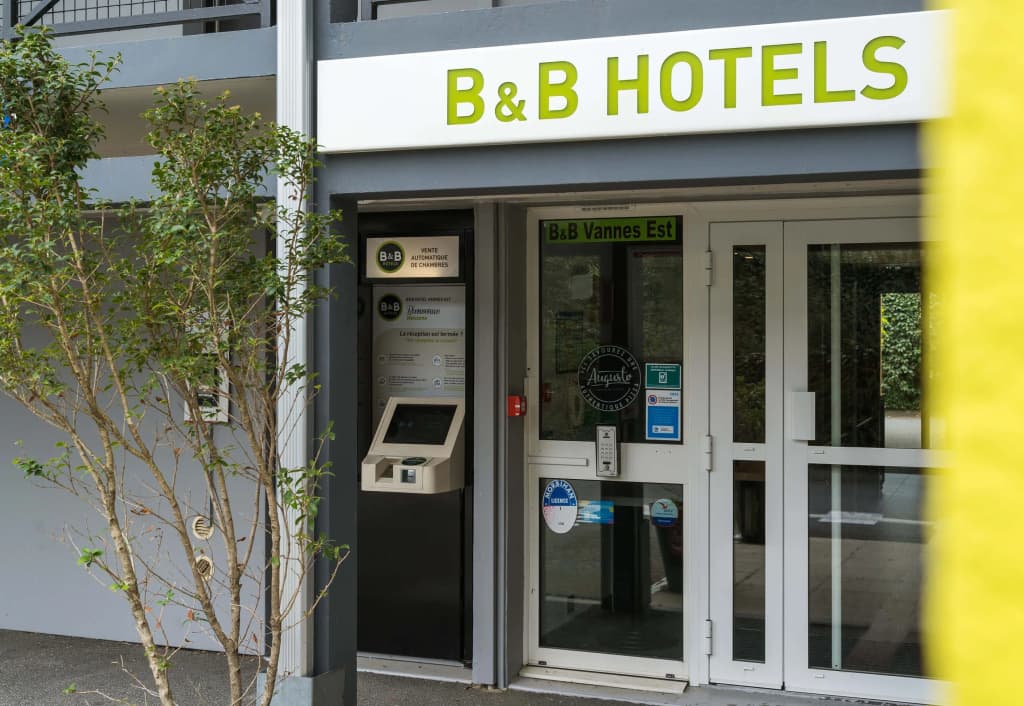 B&B HOTEL Vannes Est Golfe du Morbihan - Photo 1