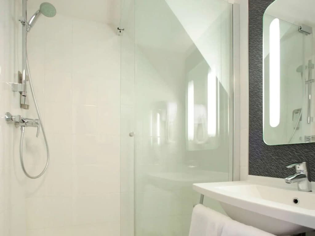 ibis Granville Port de plaisance - Miniature 8