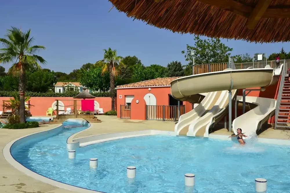 Mobile Home in Bessan With Communal Pool - Photo 4
