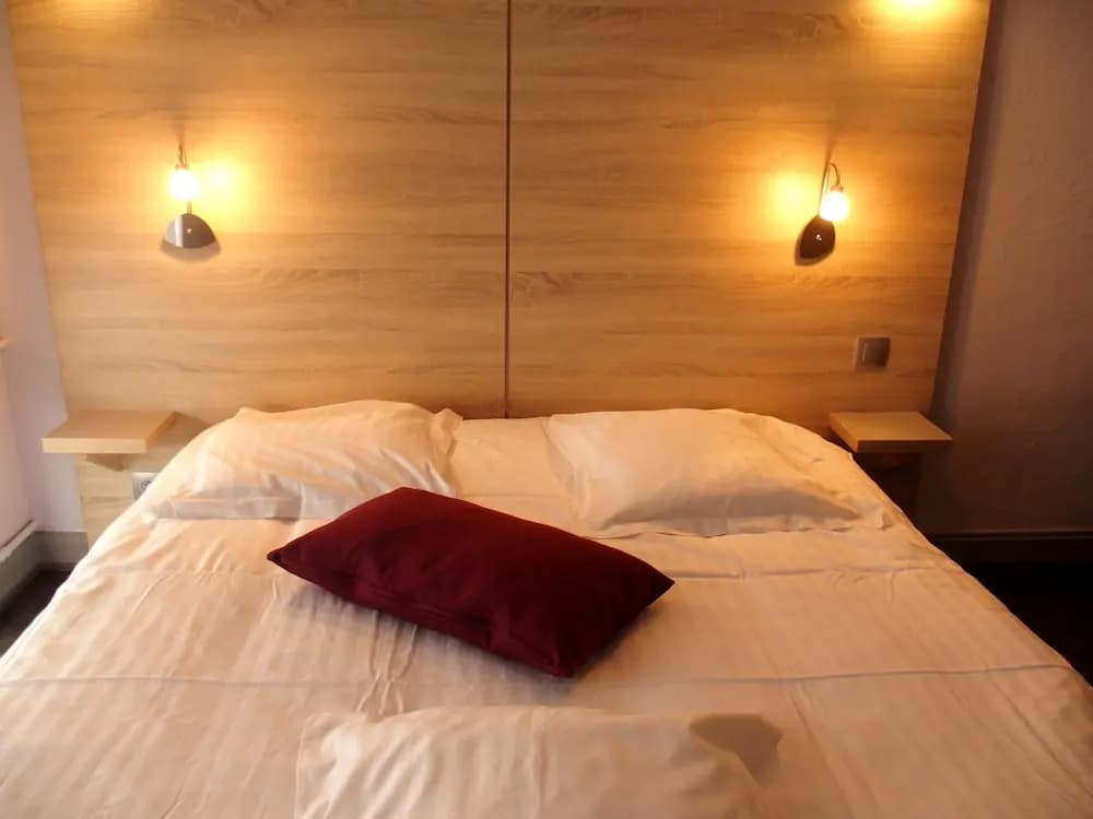 Hotel le Rendez-vous des Copains - Photo 4