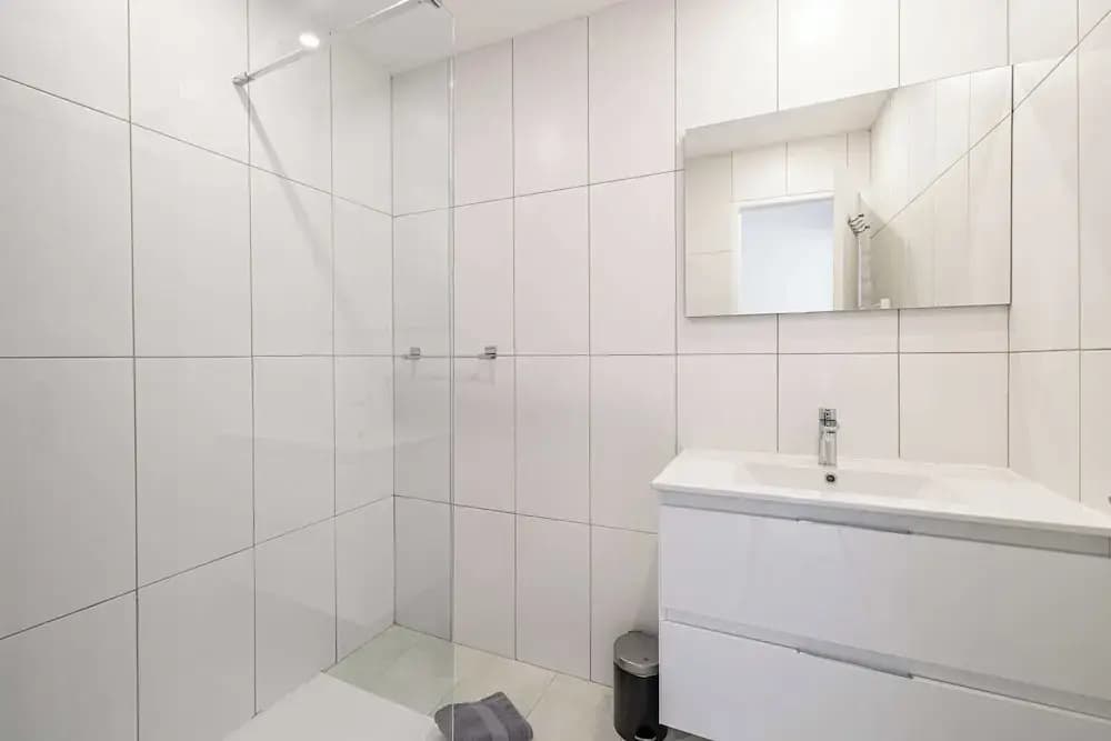 Very Nice Renovated Apartment - Cannes La Bocca - 3br/6p - Miniature 8