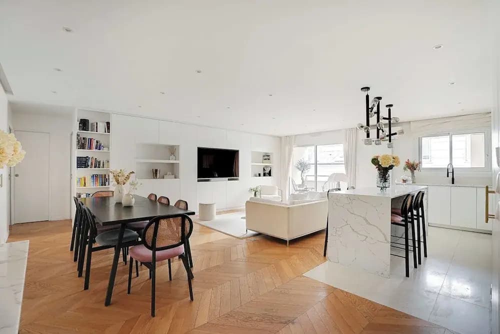 Modern, Spacious Apartment Just Outside Paris - Photo 5