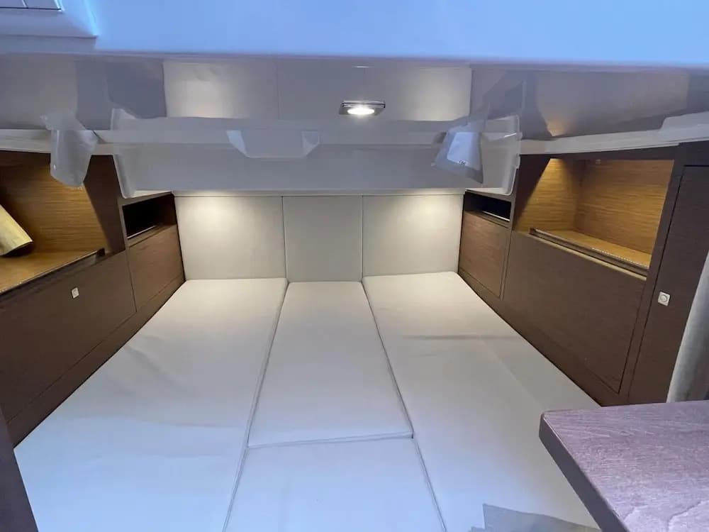 Attractive Yacht With Roof Terrace - Photo 5